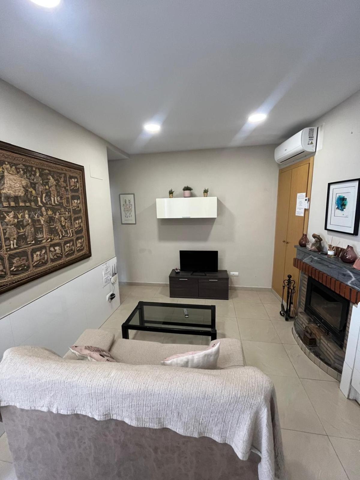 Sela Y Garaje, Appartement Algemesi